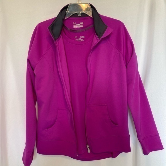 Under Armour semi fitted jacket and matching long sleeve heat gear under shirt - Picture 1 of 7